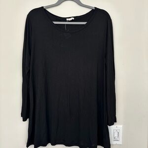 Gap NWT black long sleeve top. Thin and soft.